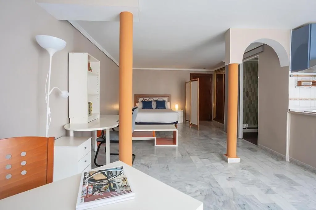 Luminosity Square Studio. Francos 14 Sevilla Apartamento
