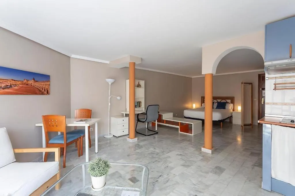 Luminosity Square Studio. Francos 14 Sevilla Apartamento