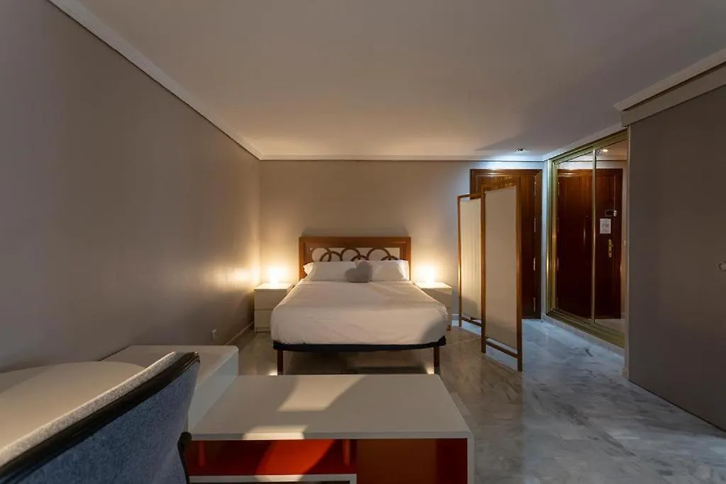 Apartamento Luminosity Square Studio. Francos 14 Sevilla